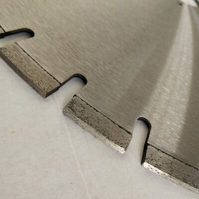 24 "شفرة صامتة ملحومة بالليزر لقطع الطوب لا القطع مع العمر الطويل